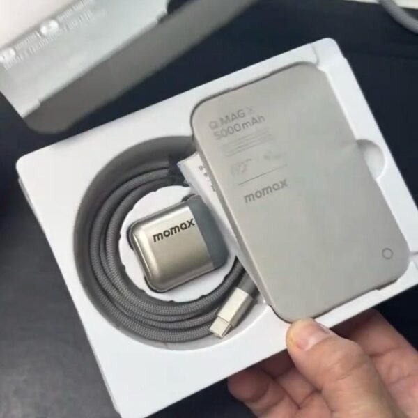 Momax Titanium Set VPD0131 Q.Mag X 5000 mAh Wireless Battery Pack 60W USB-C Cable and 30W Adapter