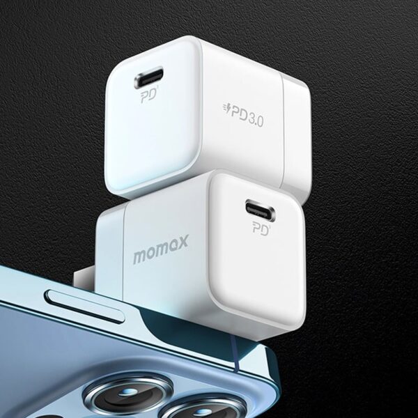 MOMAX UM26CN PD 30W USB-C Fast Charger Adapter with Folding Plug